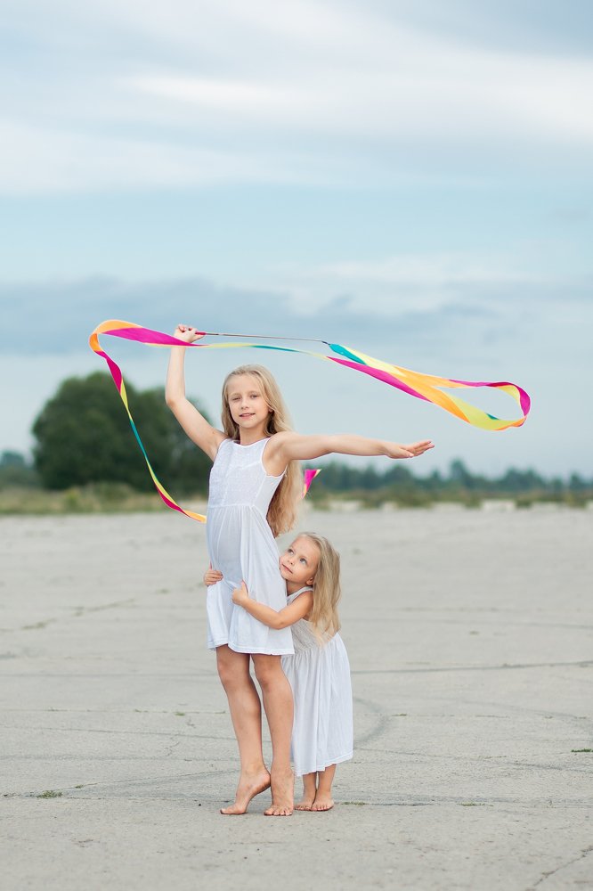 Две сестры...