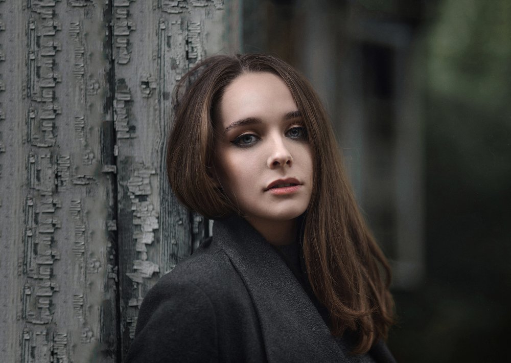 Look into the eyes of the coming autumn