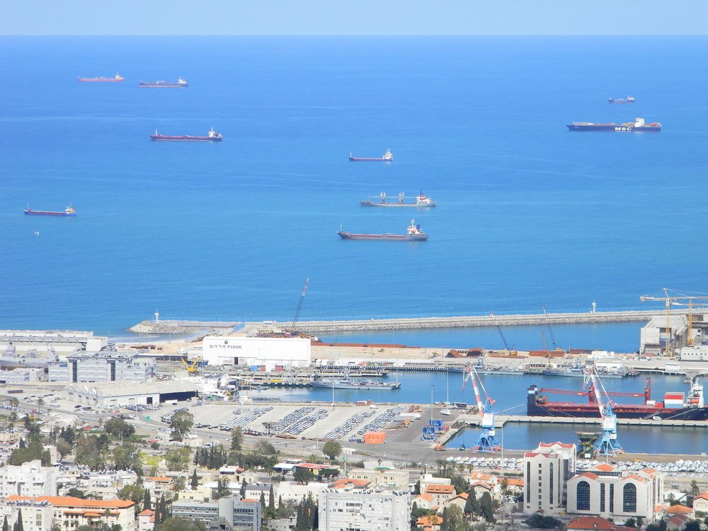 Хайфский порт и залив. Весна, 2017.