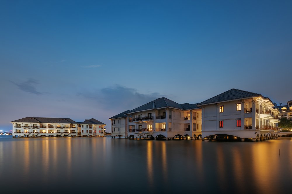 Photograph by Vu Long