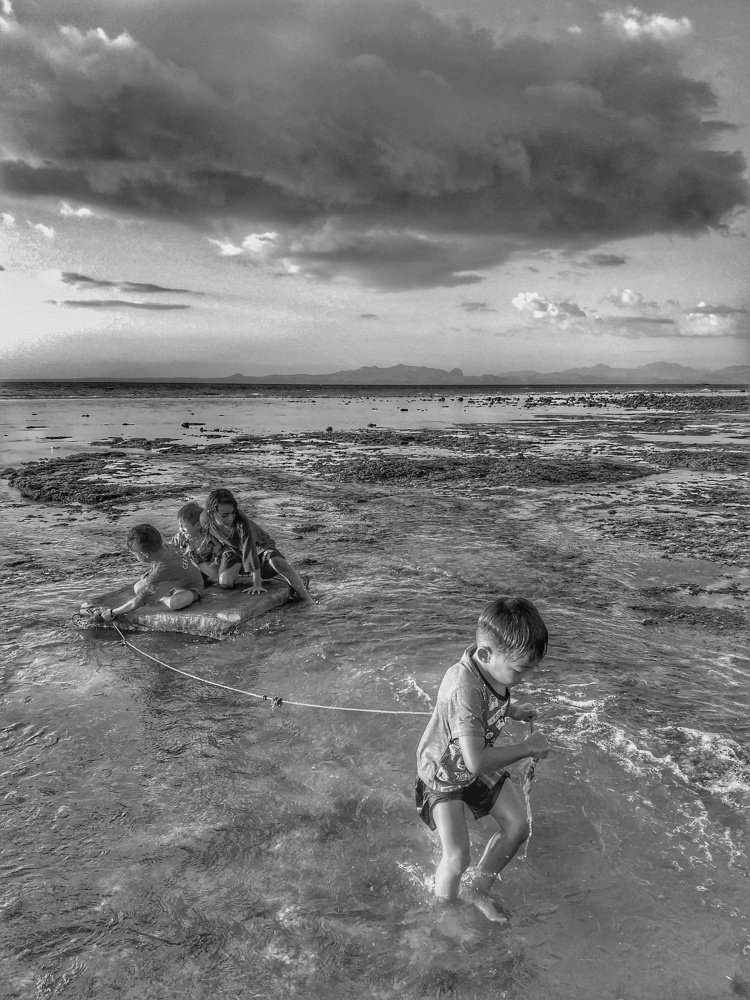 Photograph by Leni Tangmau