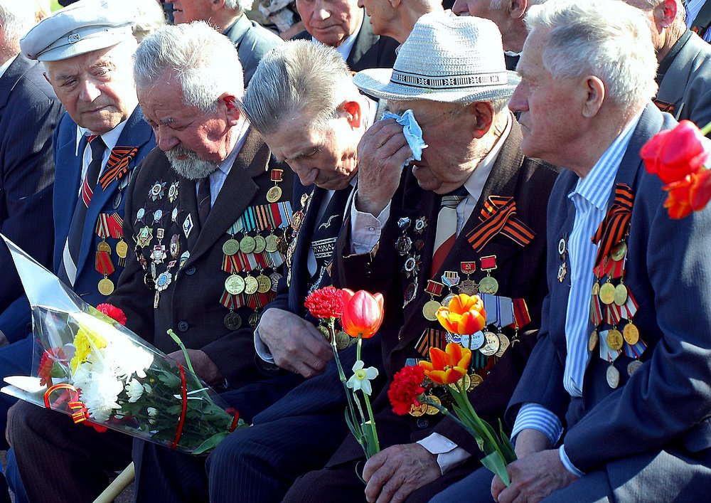 Со слезами...