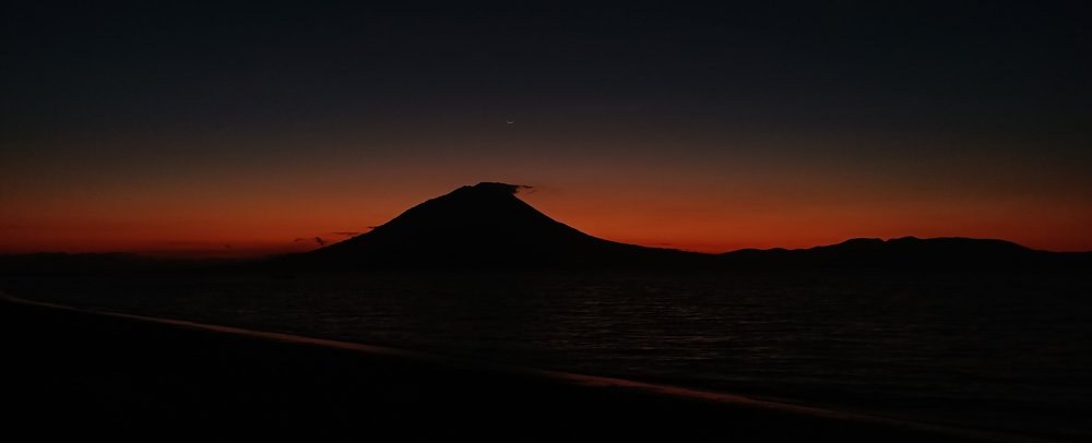 Photograph by Hilde Ngawan