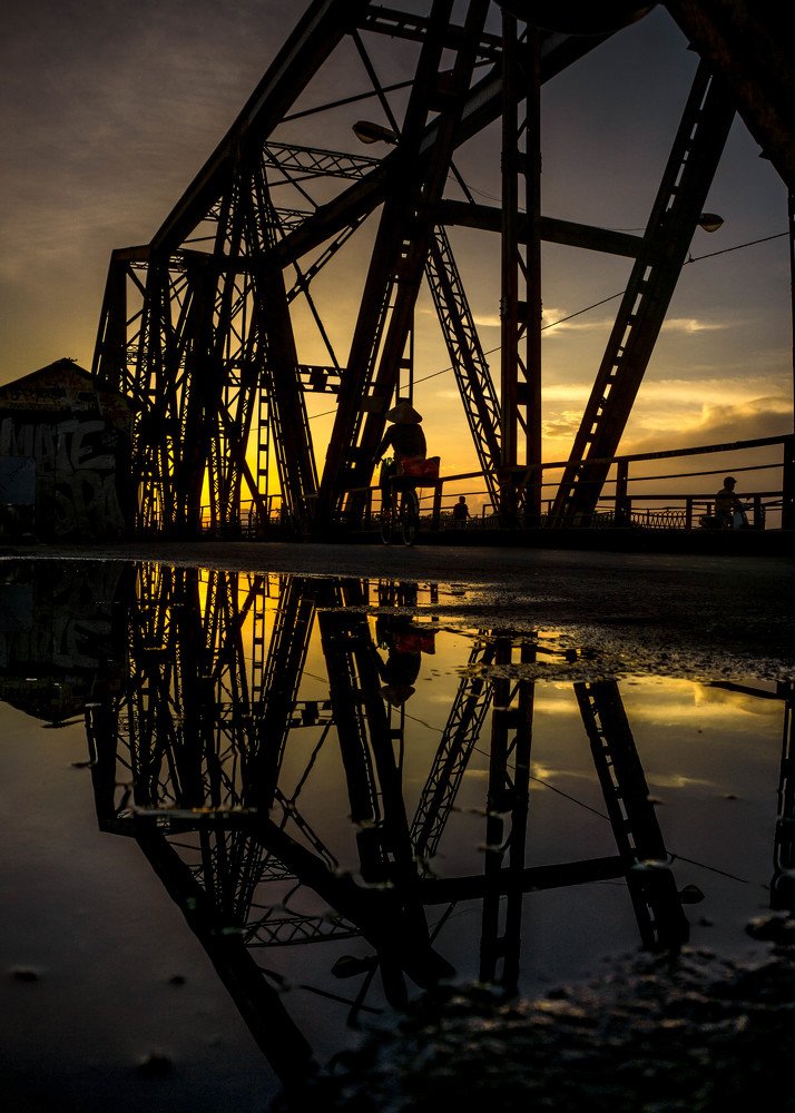 Long Biên bridge
