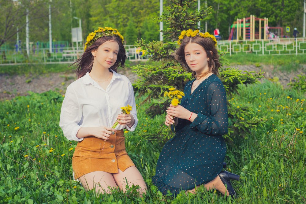 девятиклассницы