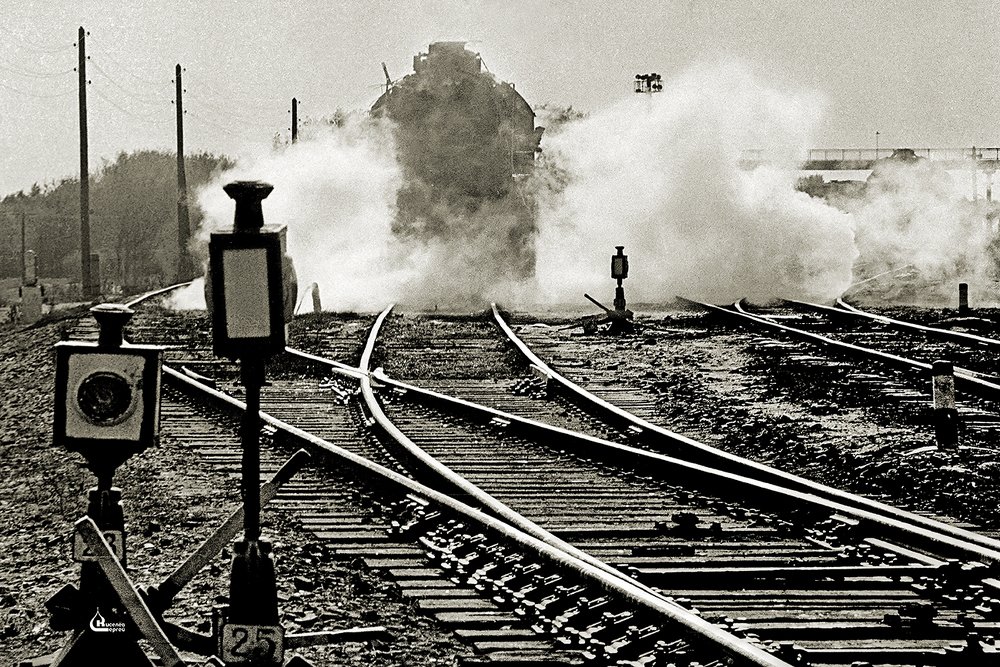 ПОЕЗД  ИЗ  ПРОШЛОГО