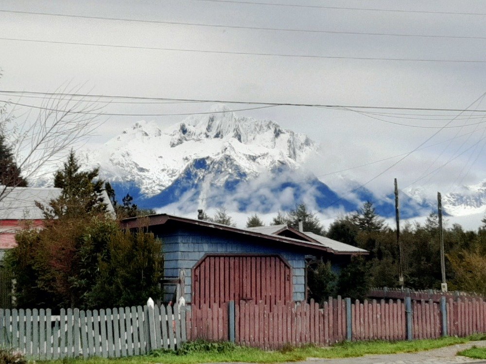 Montañas nevadas en su máximo esplendor