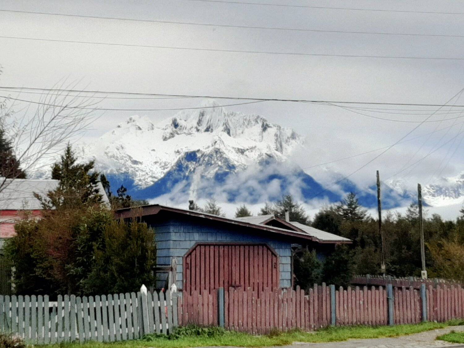 Montañas nevadas en su máximo esplendor