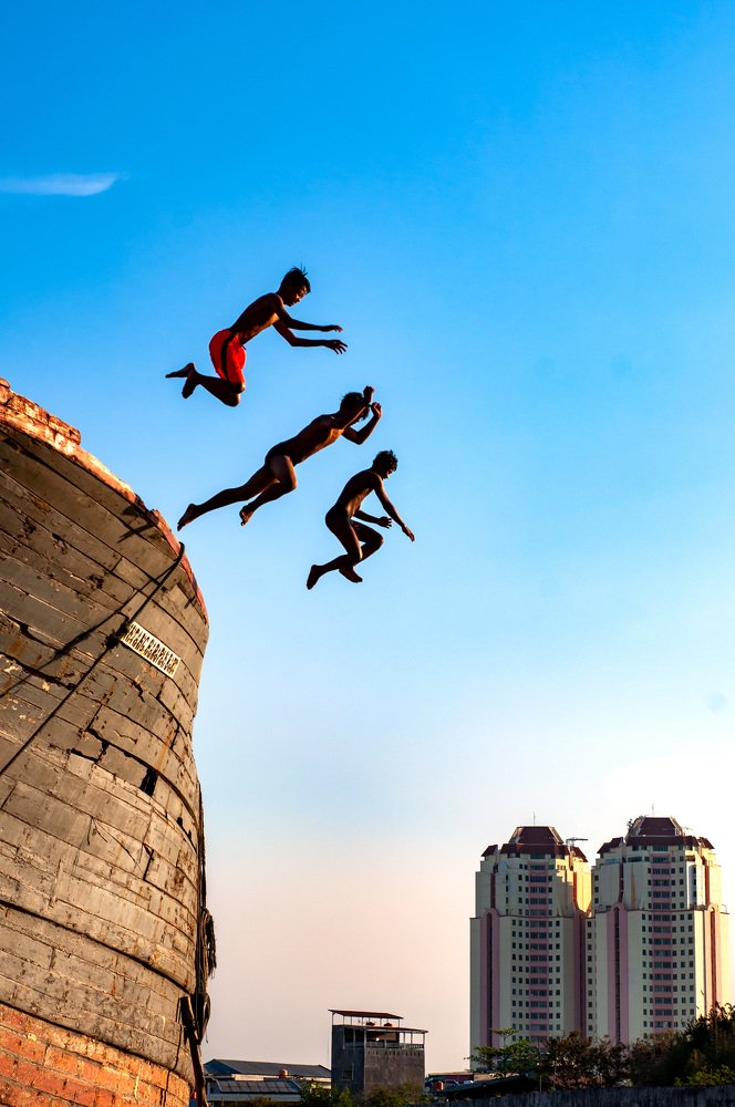 The three jumpers kids