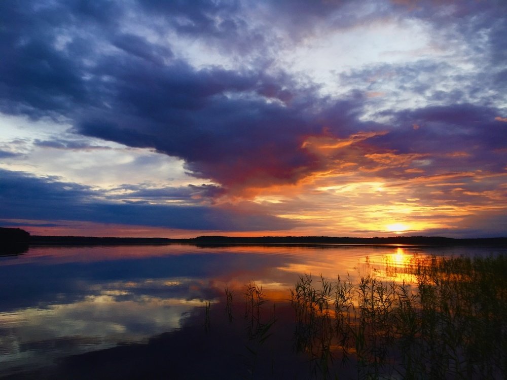 Полыхает закат