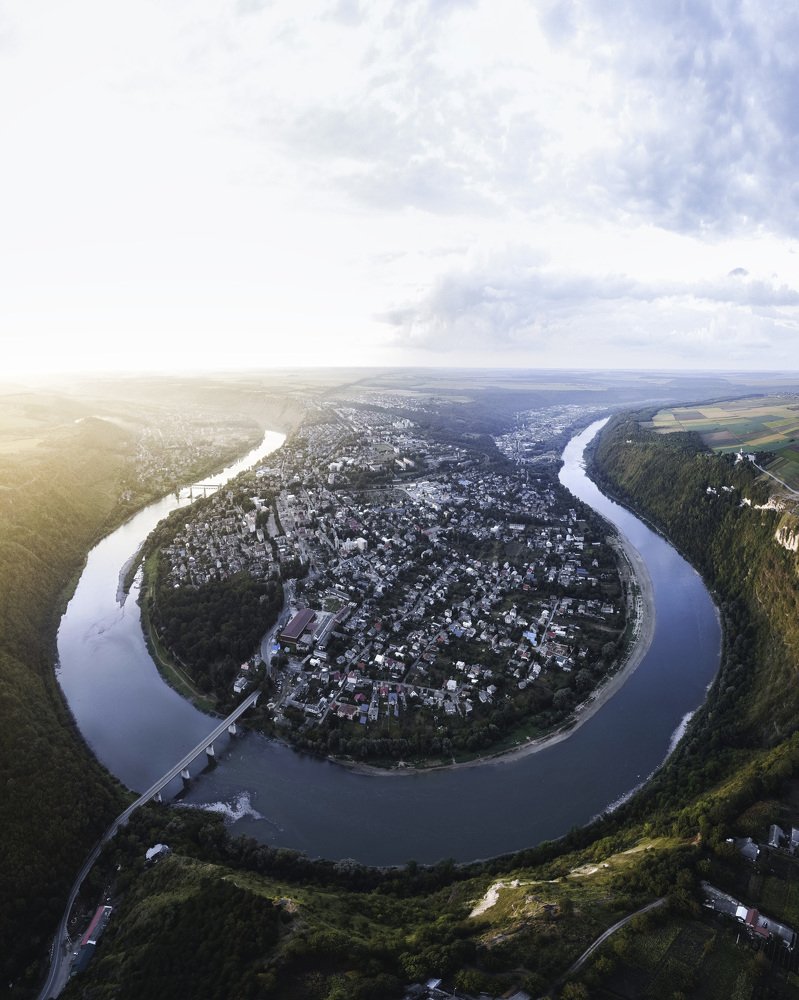 Photograph by Maksym Starepravo