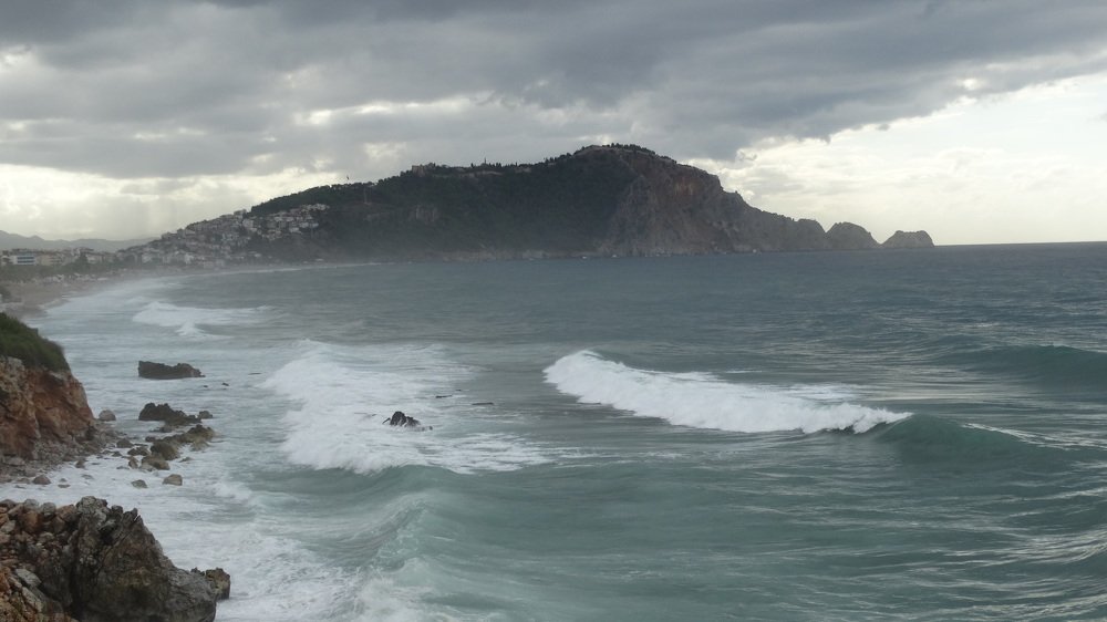 Неспокойный турецкий берег.