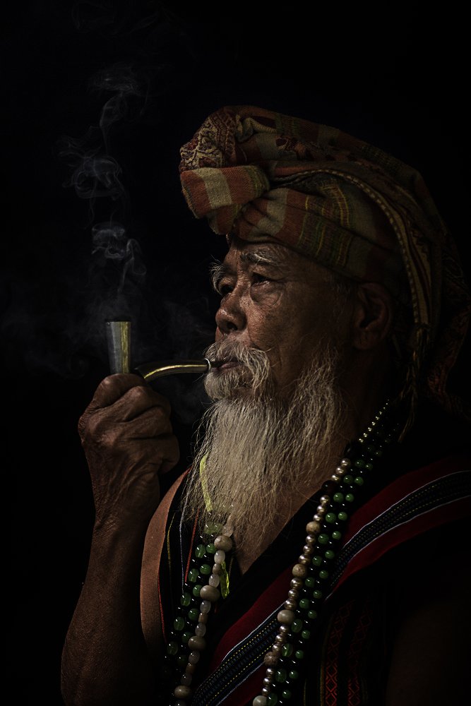 The ethnic man and the pipe