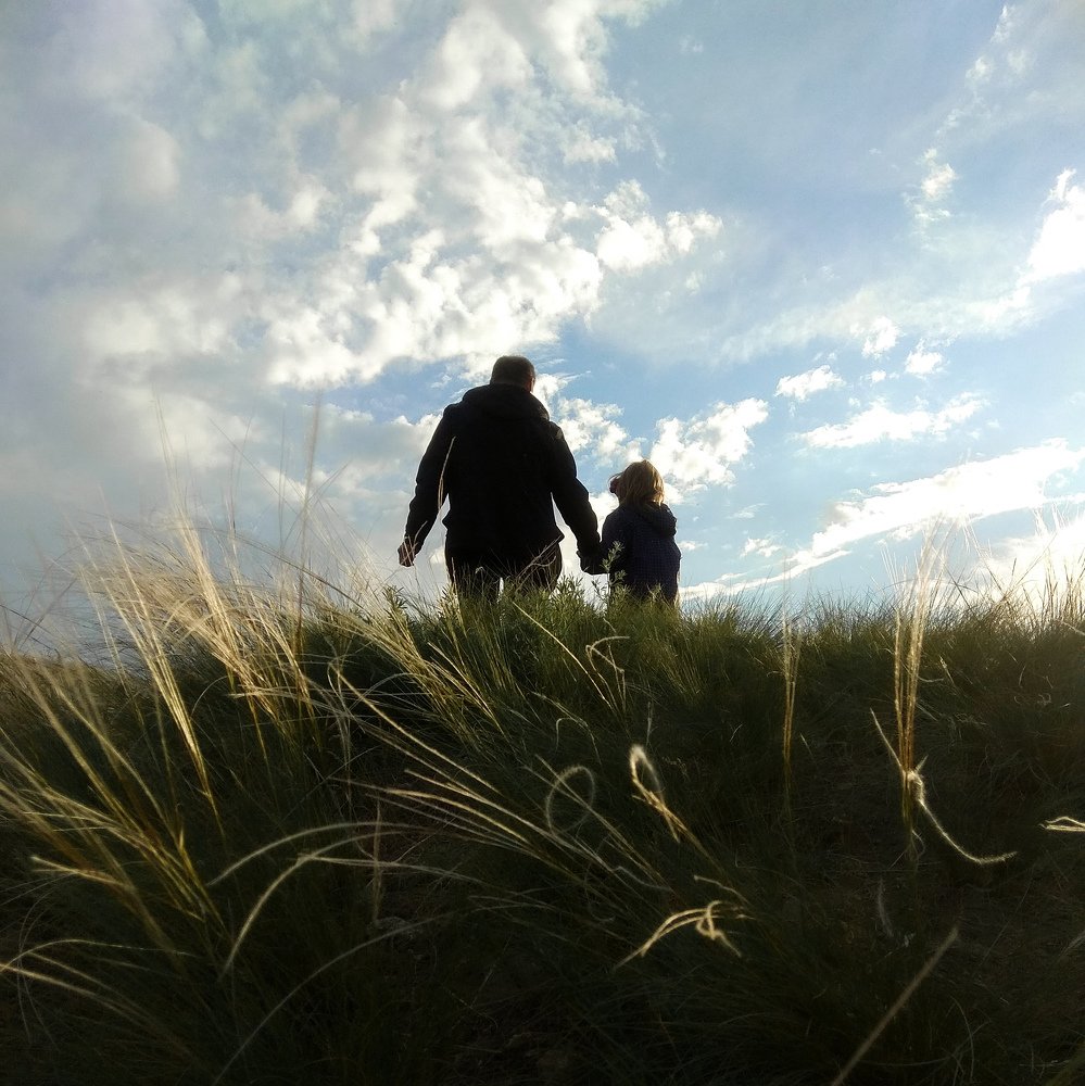 За горизонт