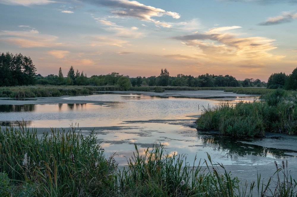 Закат на озере