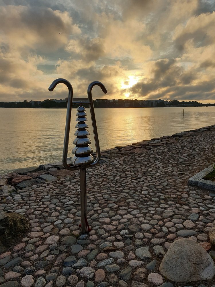 На краю города, недалеко от порта