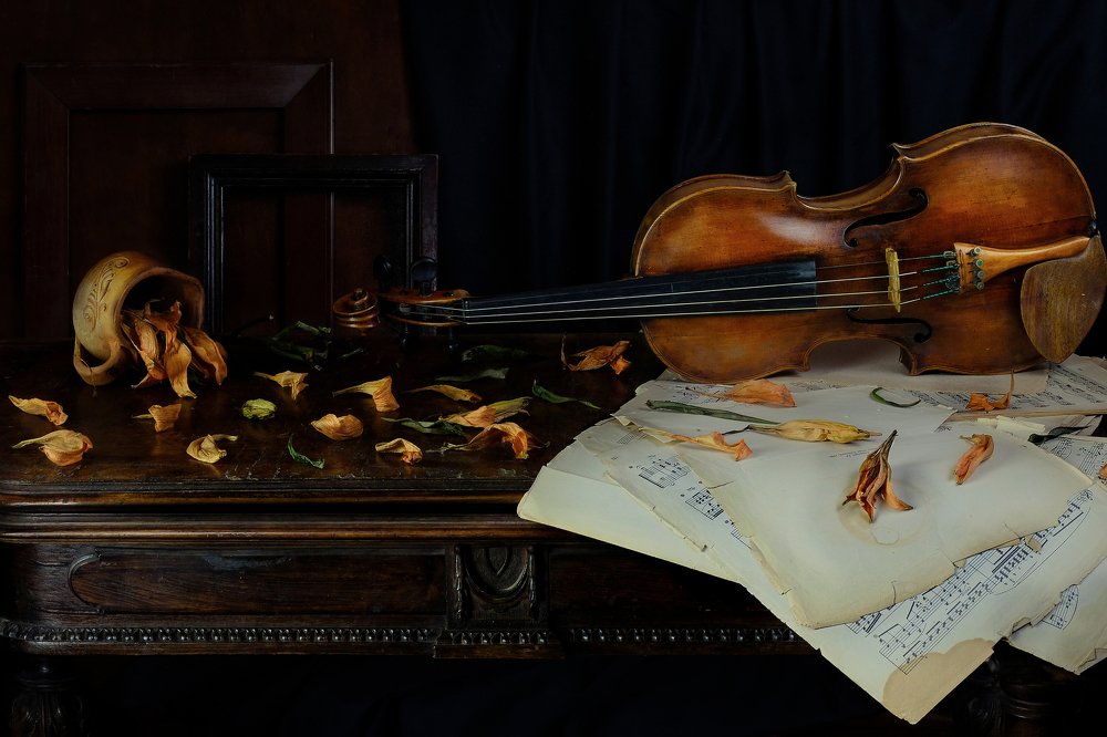 Натюрморт со скрипкой и лилией