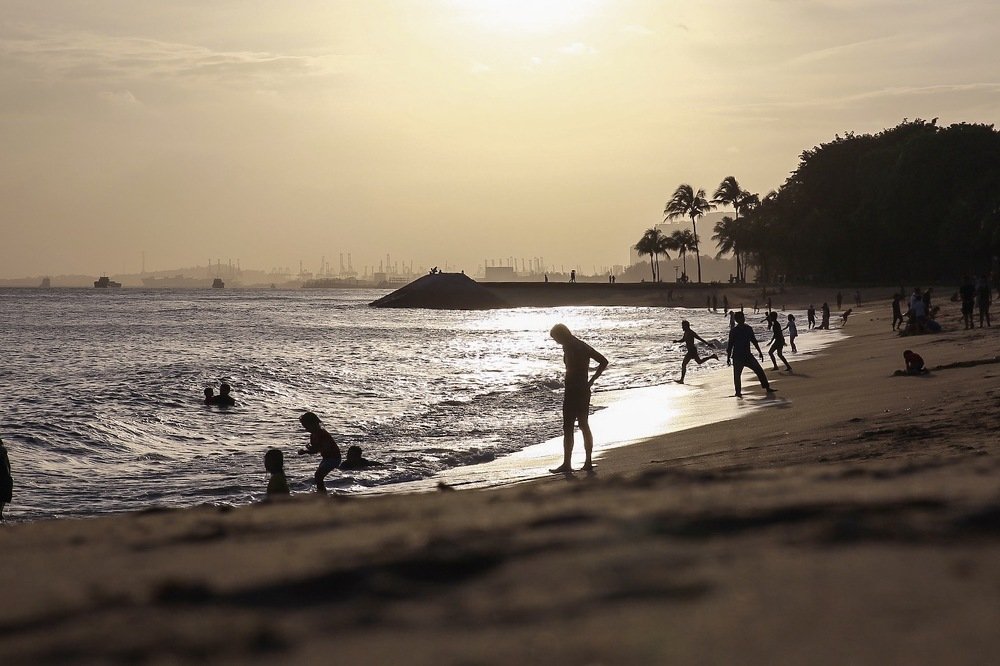 Закат на побережье. Ист Кост. Сингапур.