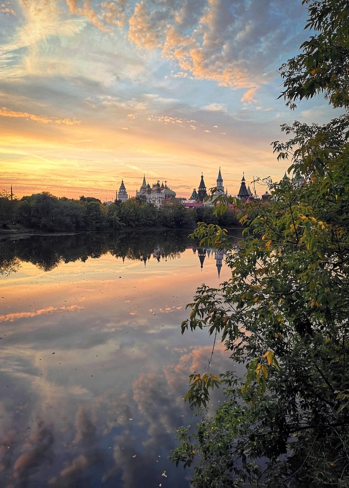 Небо над Измайловским Кремлем...