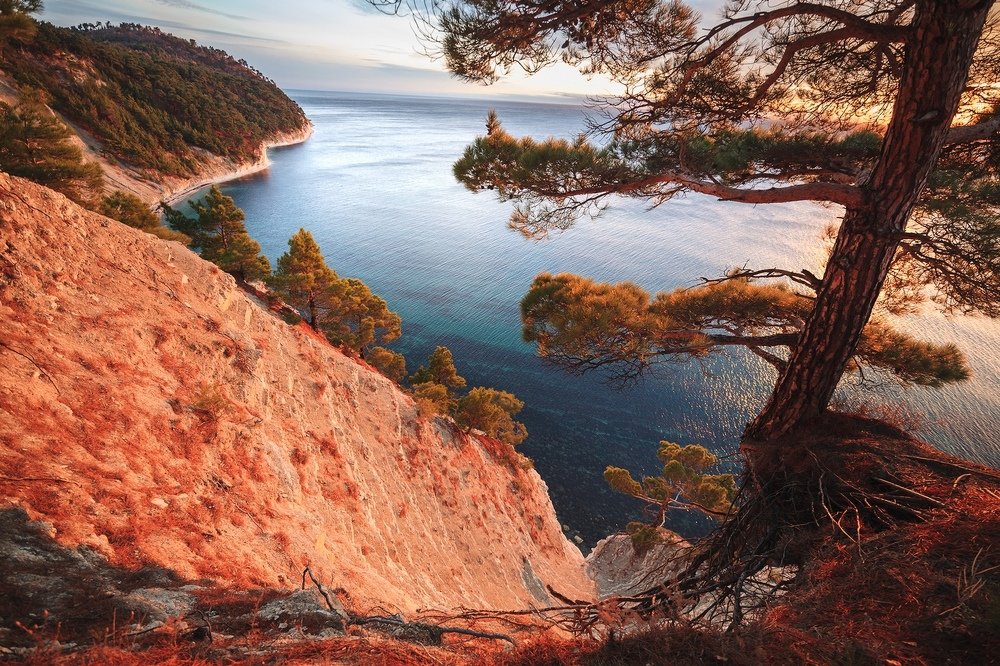 Алый закат на Чёрном море