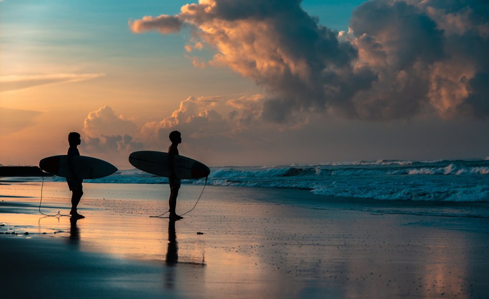 Балийские серфёры.