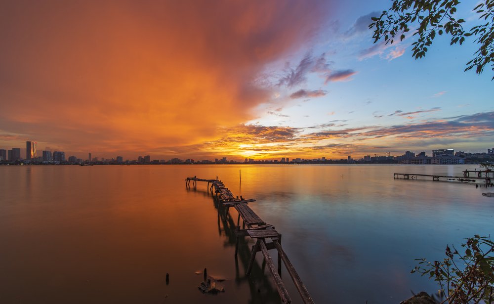 Photograph by Anh Tuấn Trần