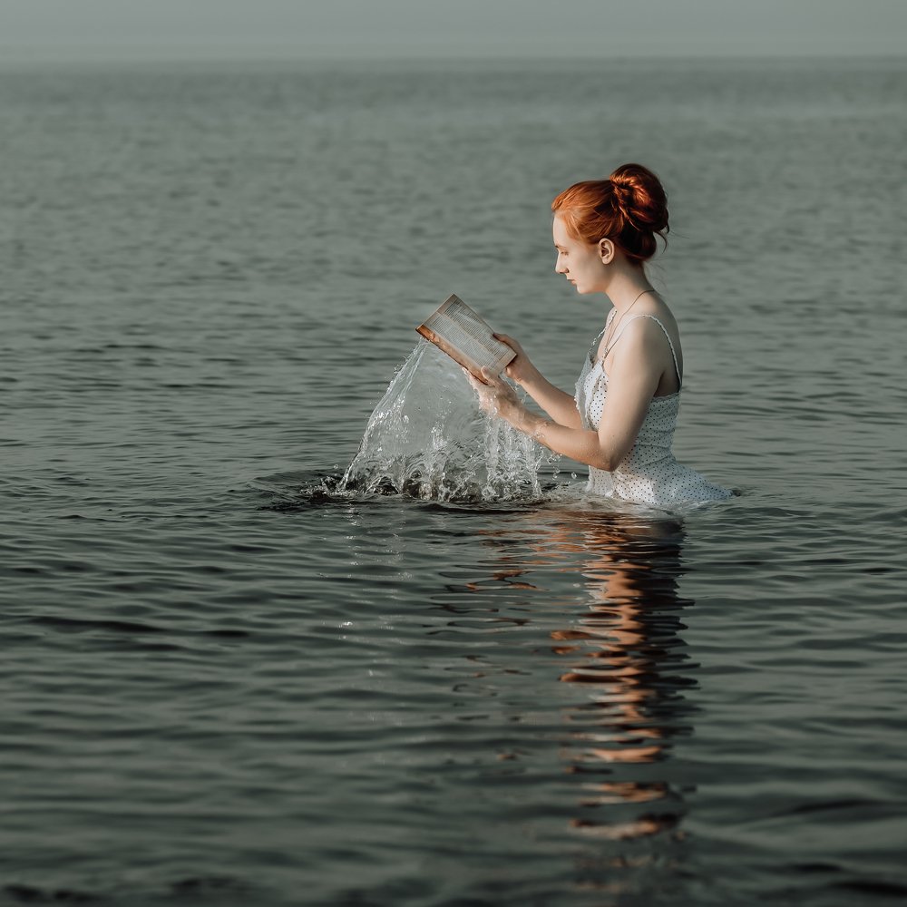 В морском мире и книги пропитаны водой.