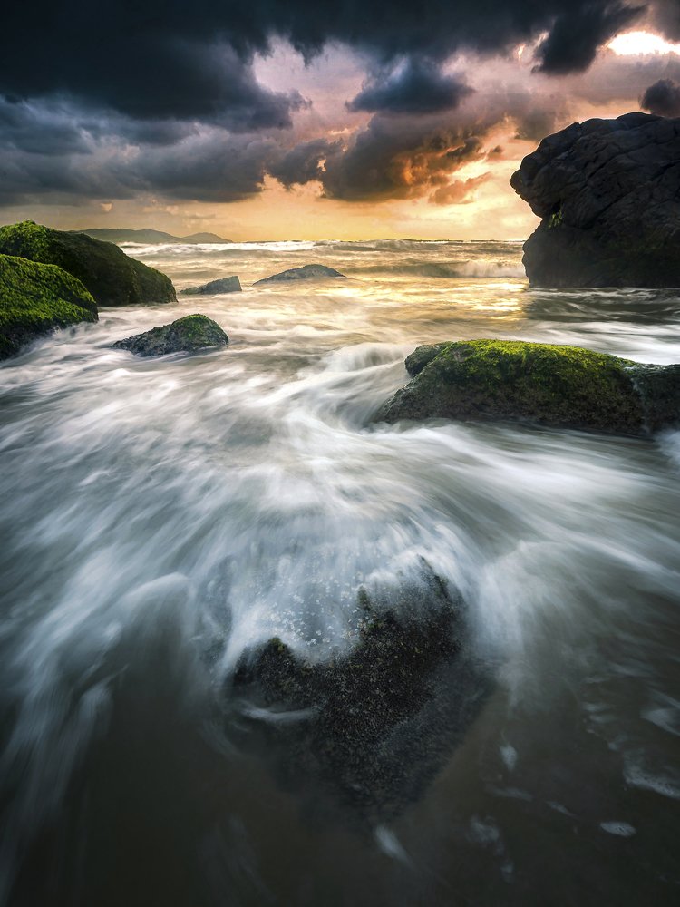 Photograph by Dinh Van Thinh