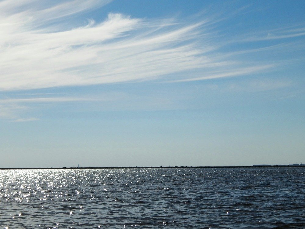 Мирное небо над морем