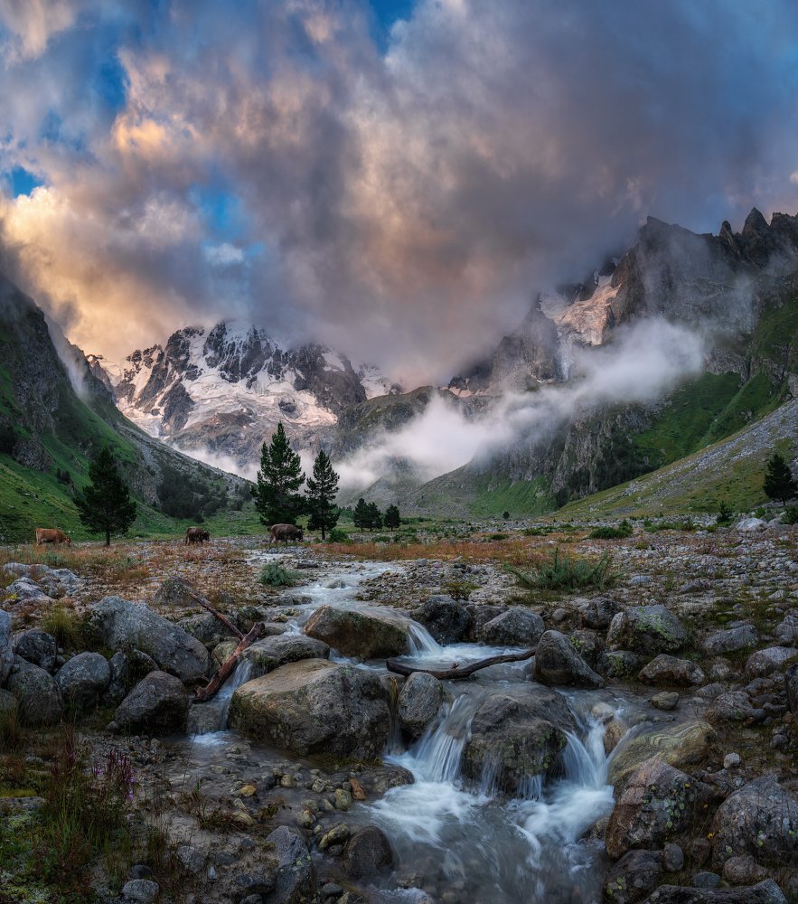 Рассвет в ущелье Адыр-су