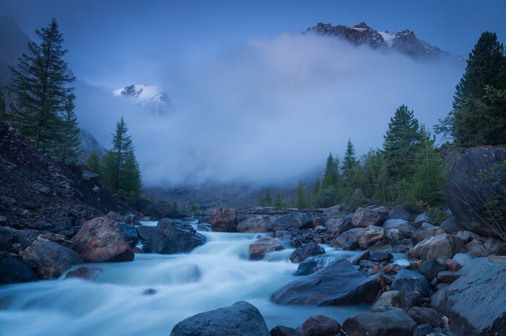 Тихое утро в горах