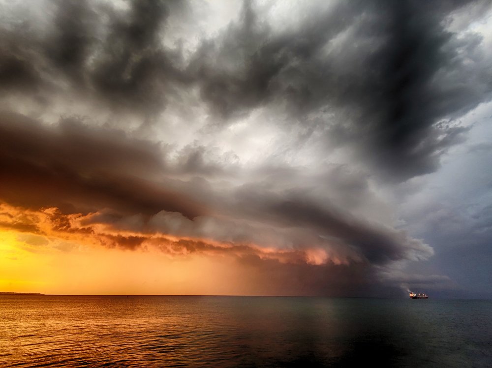 the storm on the ship