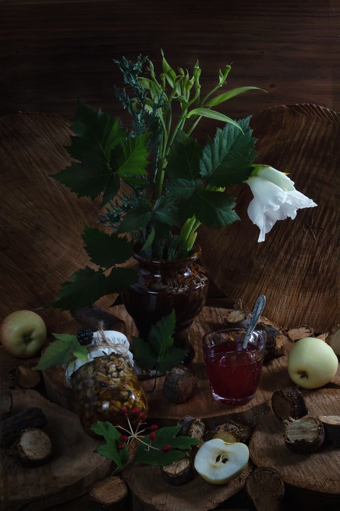 Деревенский натюрморт с Прекрасным цветком.