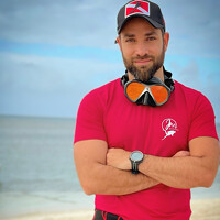 JUAN M GUZMÁN - фотограф